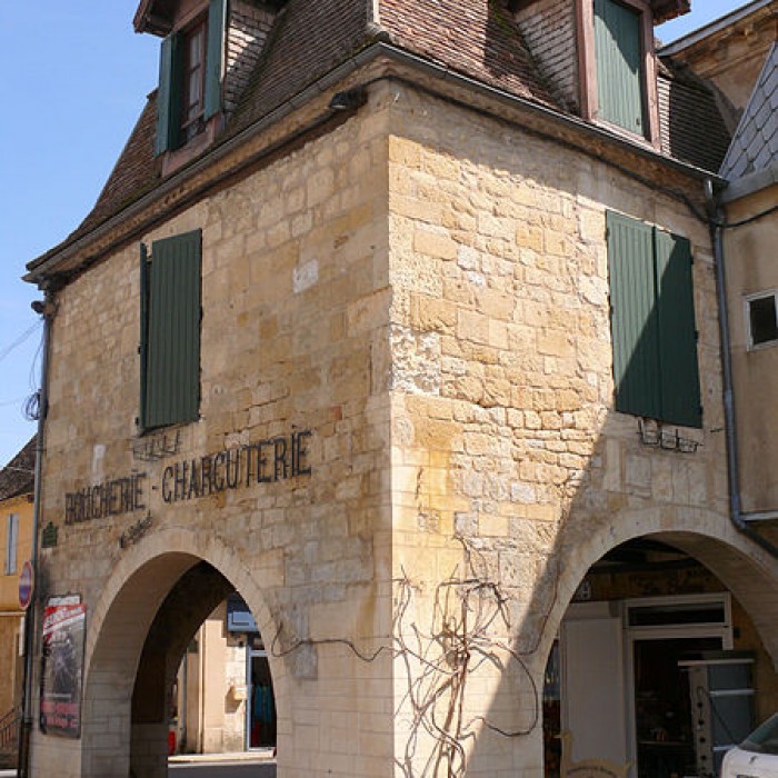 Photo de Maison à cornière, 2 Place Jean-Moulin à Beaumont-du-Périgord