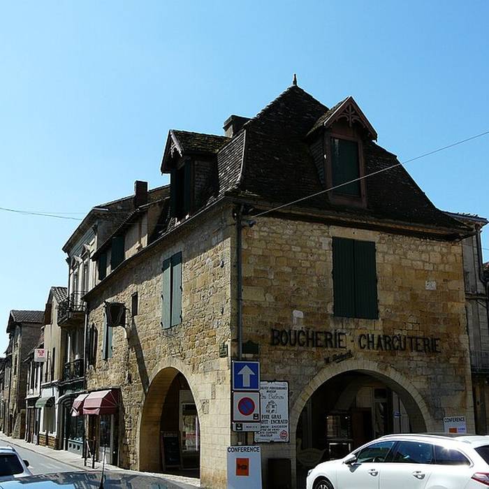 Photo de Maison à cornière, 2 Place Jean-Moulin à Beaumont-du-Périgord