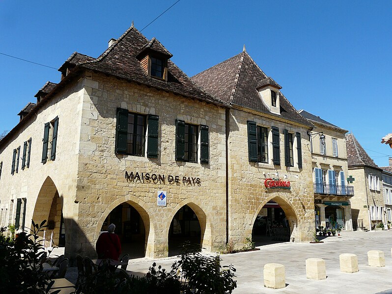 Maison à cornière, 8 Place Jean-Moulin à Beaumont-du-Périgord