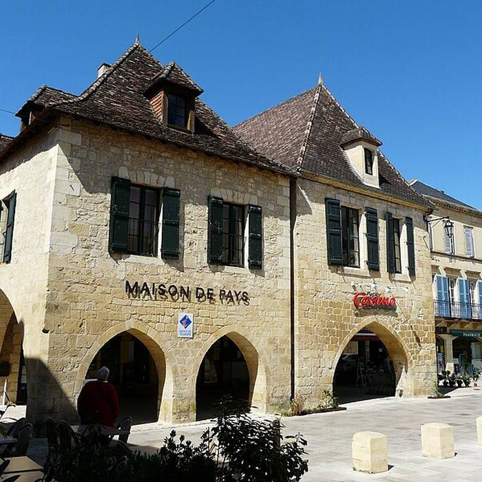 Photo de Maison à cornière, 8 Place Jean-Moulin à Beaumont-du-Périgord