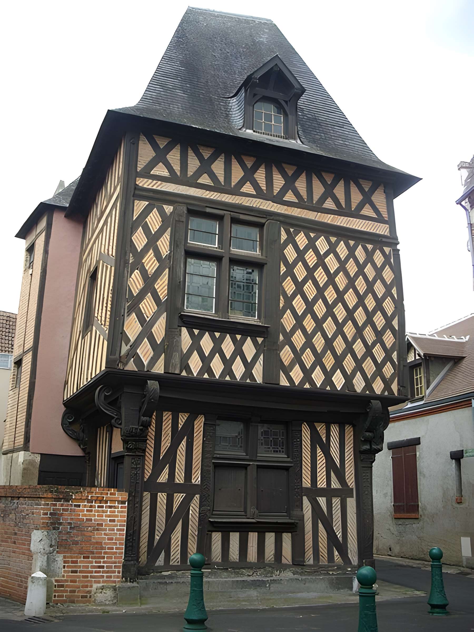 Maison à pans de bois, 12 Rue du Pont à Romorantin-Lanthenay