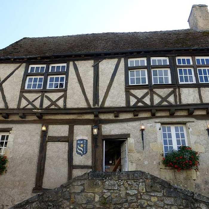 Photo de Maison à pans de bois, 12 Rue Principale à Saché