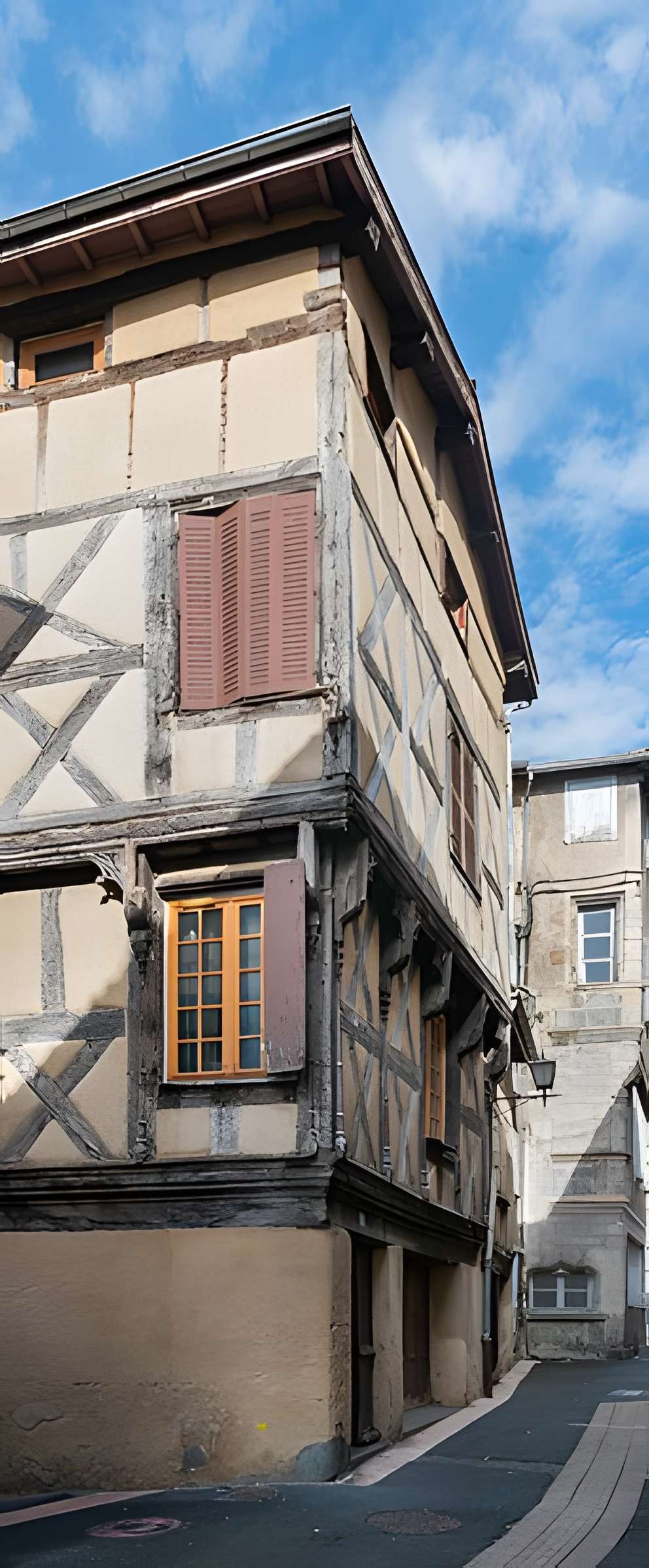 Maison à pans de bois, 19 Rue de la Coutellerie à Thiers