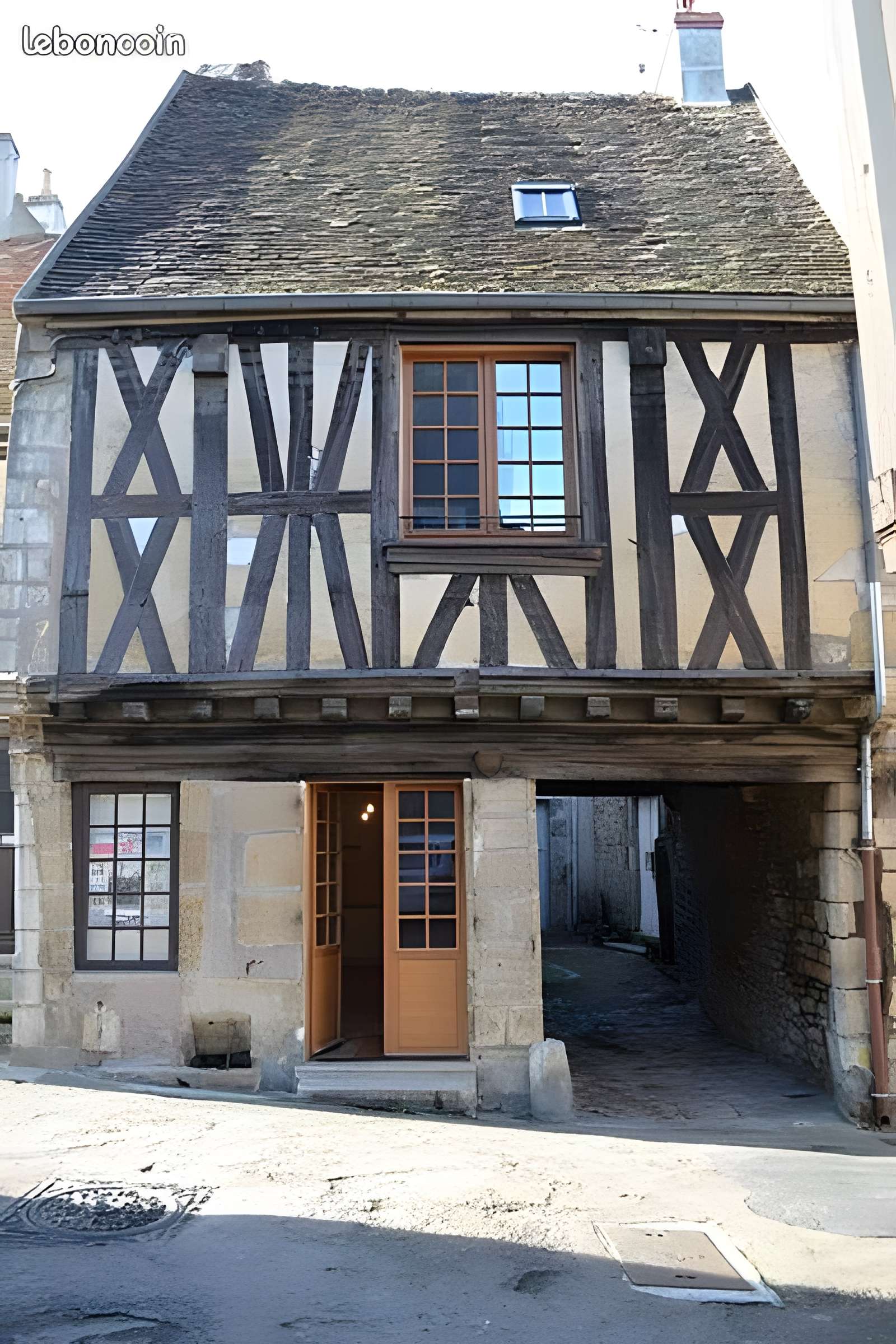 Maison à pans de bois, 2 Rue de la Tour à Clamecy