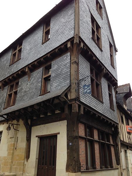 Photo de Maison à pans de bois, 34 Rue Voltaire à Chinon