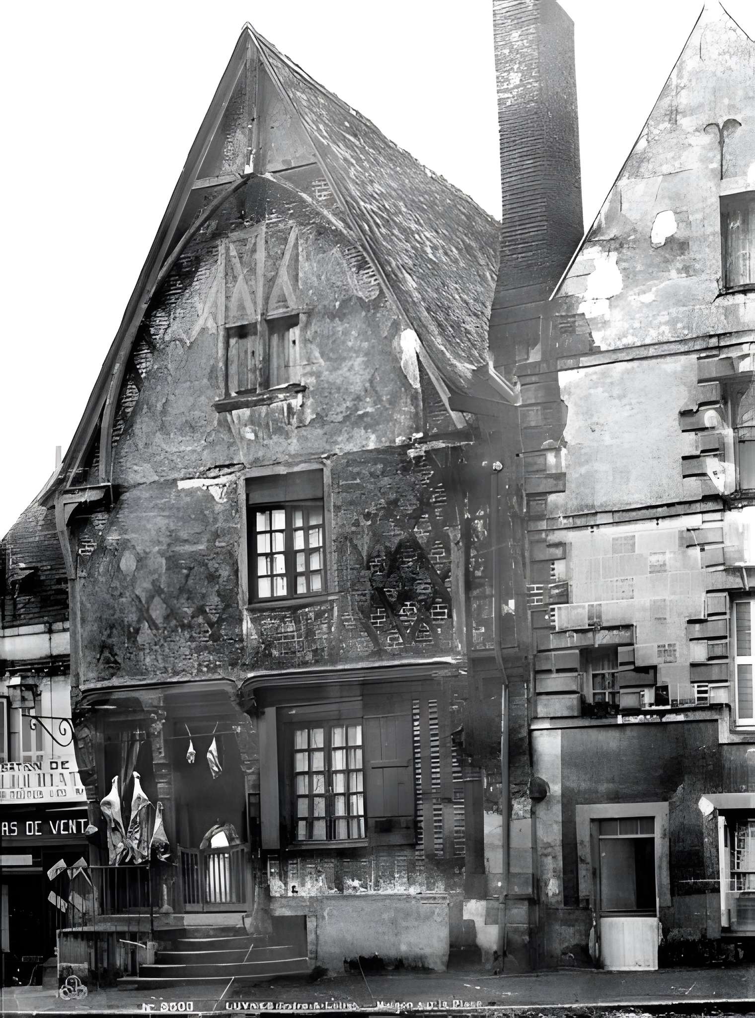 Maison à pans de bois, 4 Rue Paul-Louis-Courier à Luynes