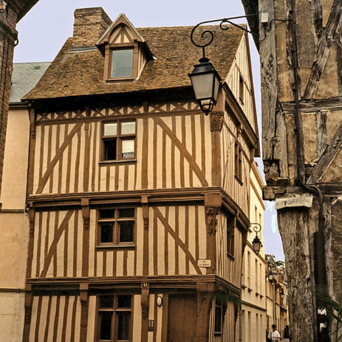 Photo de Maison à pans de bois, 41 Rue aux Huiliers à Louviers