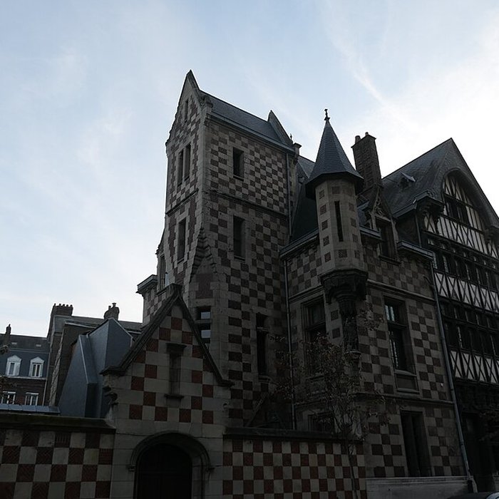 Photo de Maison à pans de bois, 5 Rue Eugène-Dutuit à Rouen