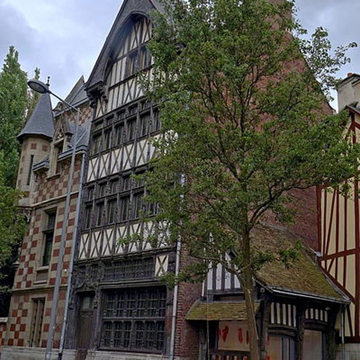 Photo de Maison à pans de bois, 5 Rue Eugène-Dutuit à Rouen