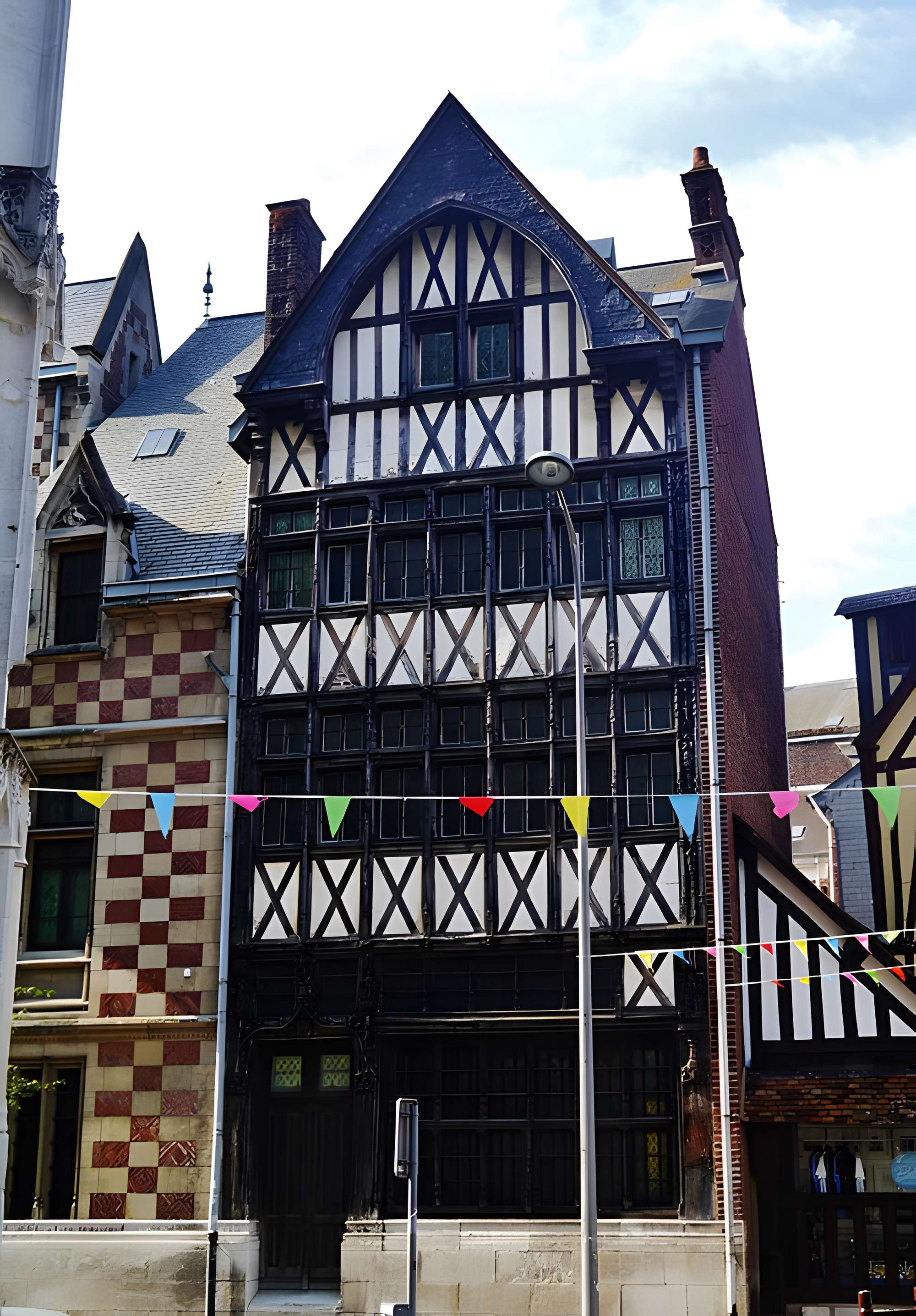 Maison à pans de bois, 5 Rue Eugène-Dutuit à Rouen