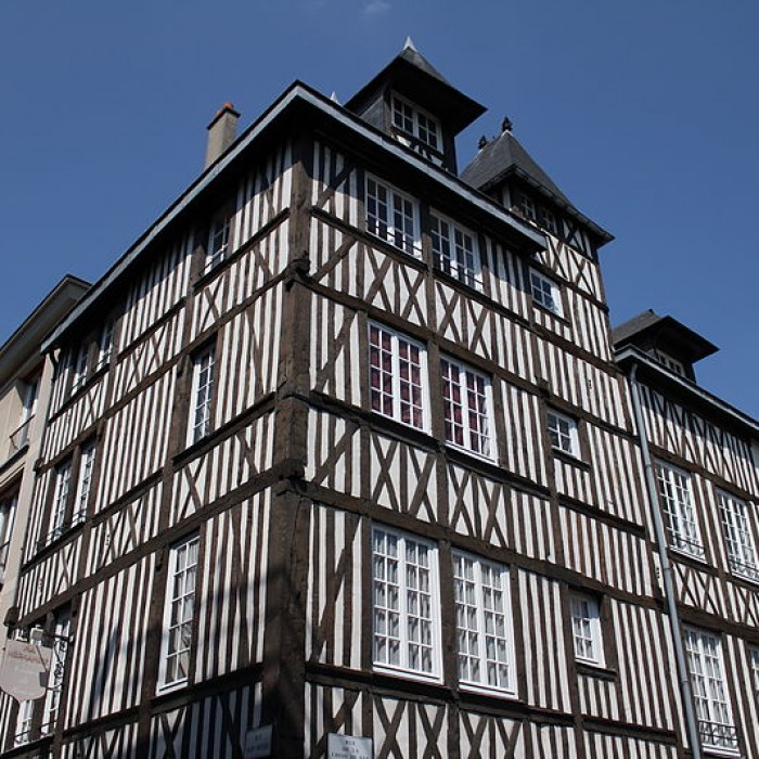 Photo de Maison à pans de bois, 50 Rue Saint-Nicolas à Rouen