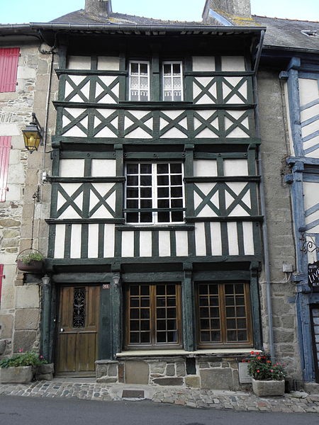Photo de Maison à pans de bois, 63 Rue Ernest-Renan à Tréguier