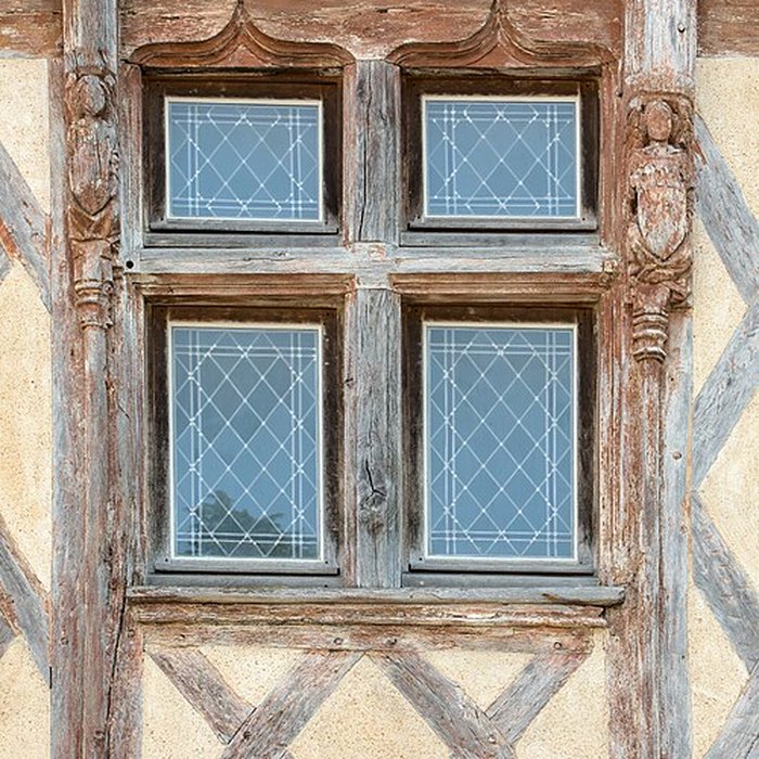Photo de Maison à pans de bois, 73 Rue Jean-Jacques-Rousseau à Chinon