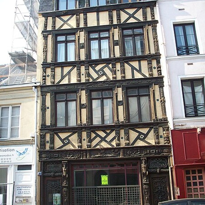 Photo de Maison à pans de bois, 83 Rue dAmiens à Rouen