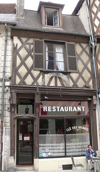 Photo de Maison à pans de bois, 9 Rue Pelvoysin à Bourges