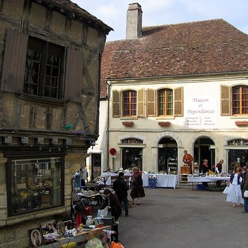 Maison à pans de bois, Place du Vieux-marché à Donzy