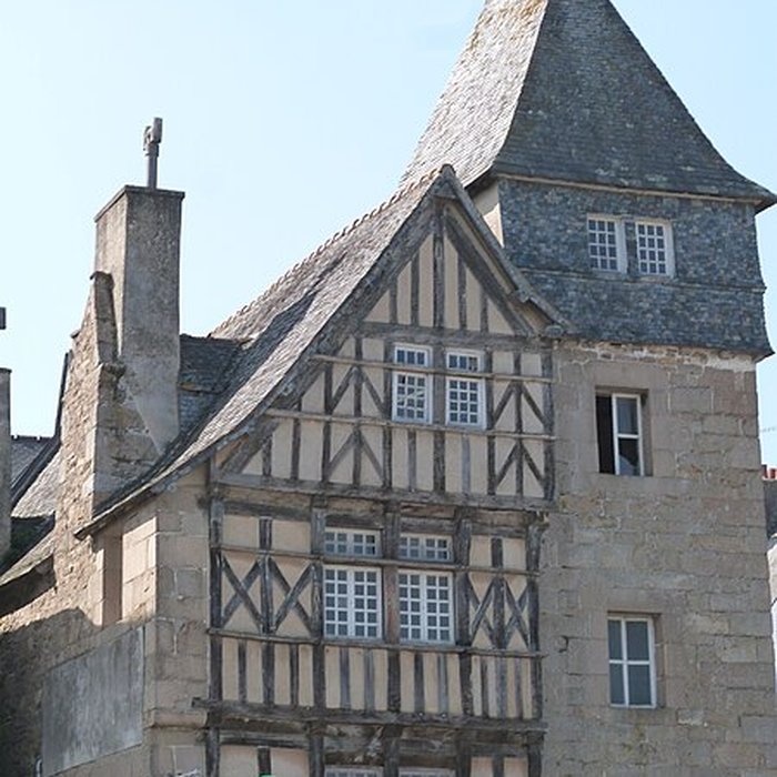 Photo de Maison à pans de bois, Quai de Jaudy à Tréguier