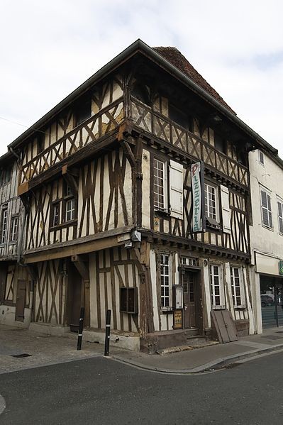 Photo de Maison à pans de bois, Rue Catel à Saint-Dizier