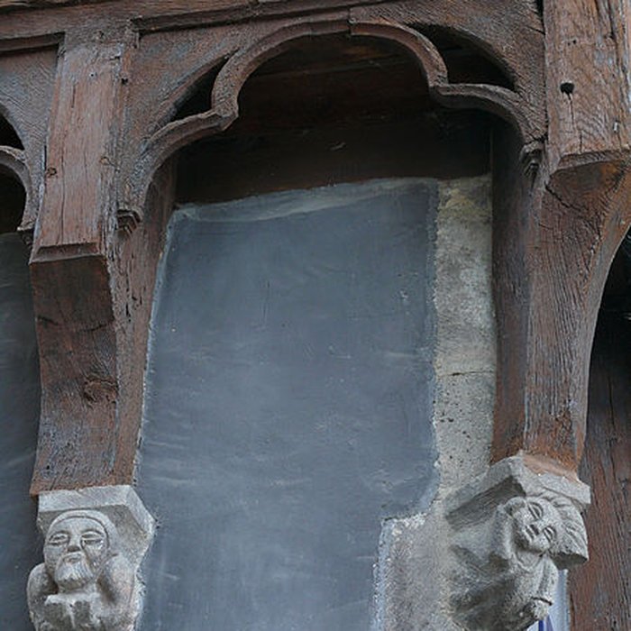 Photo de Maison à pans de bois, Rue de Bouillon à Maringues