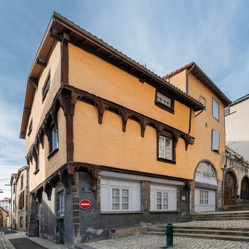 Maison à pans de bois, Rue de Bouillon à Maringues
