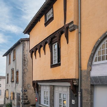 Maison à pans de bois, Rue de Bouillon à Maringues