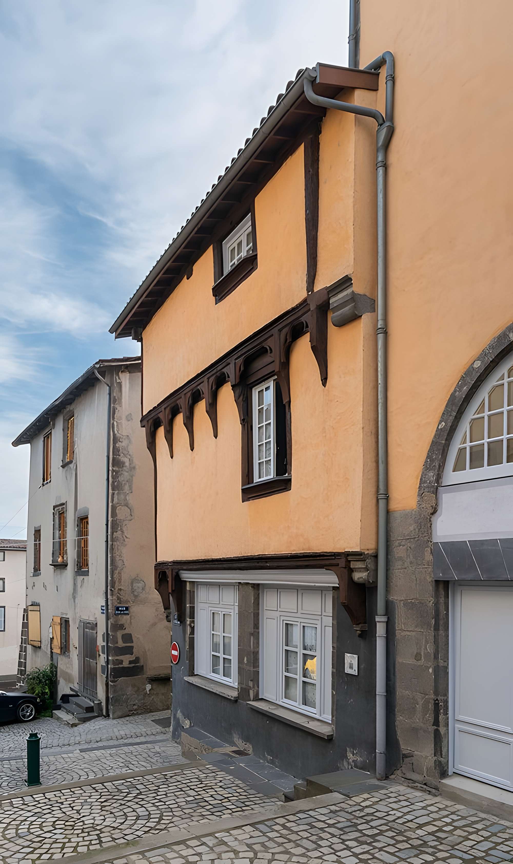 Maison à pans de bois, Rue de Bouillon à Maringues