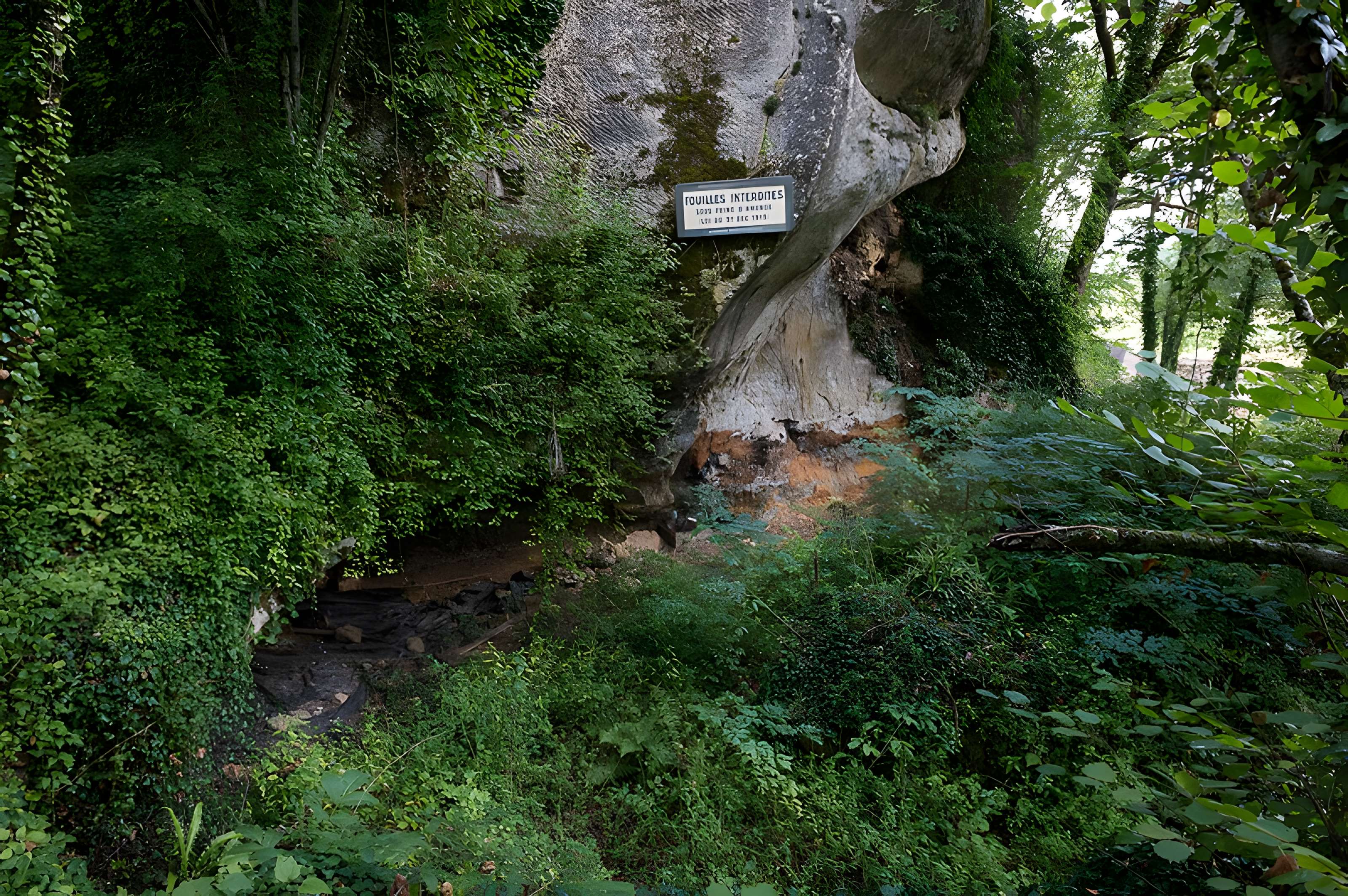 Gisement préhistorique du Moustier à Saint-Léon-sur-Vézère