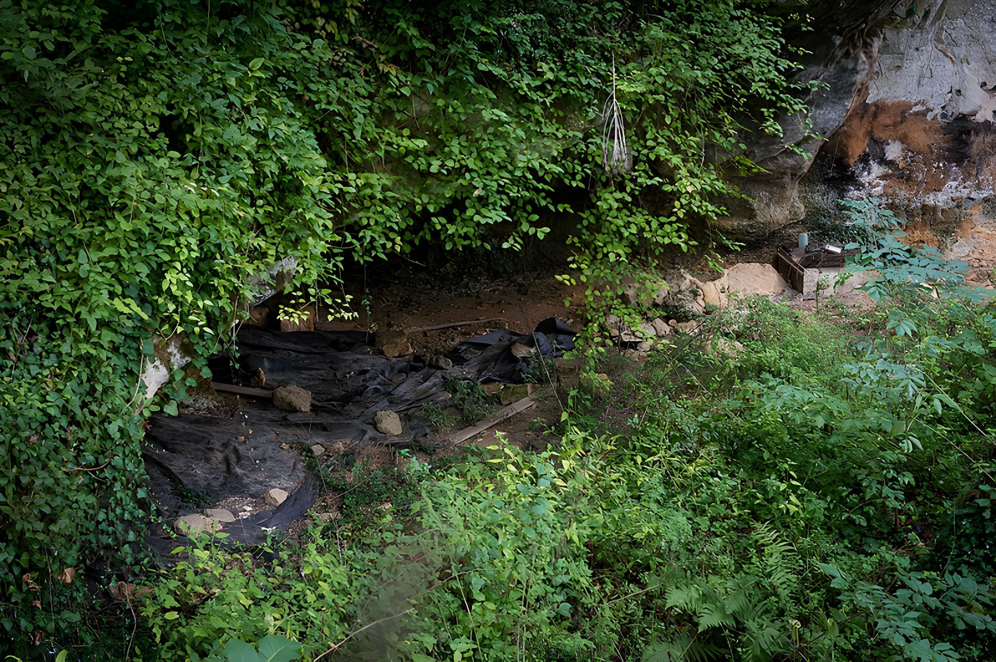 Gisement préhistorique du Moustier à Saint-Léon-sur-Vézère