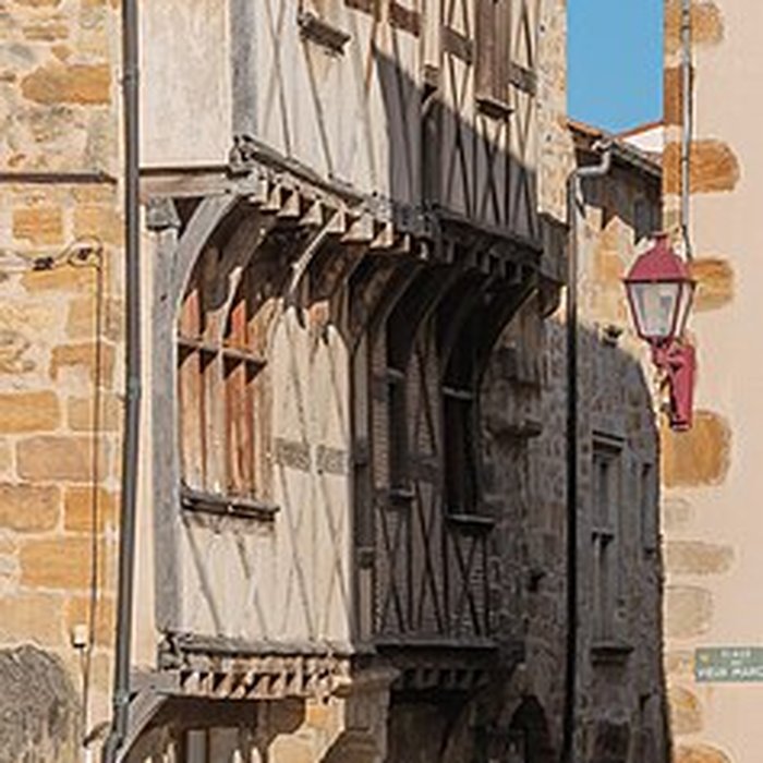 Photo de Maison à pans de bois, Rue du Palais à Vic-le-Comte