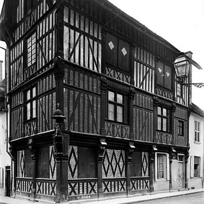 Photo de Maison à pans de bois, Rue Victor-Hugo à Bar-sur-Seine