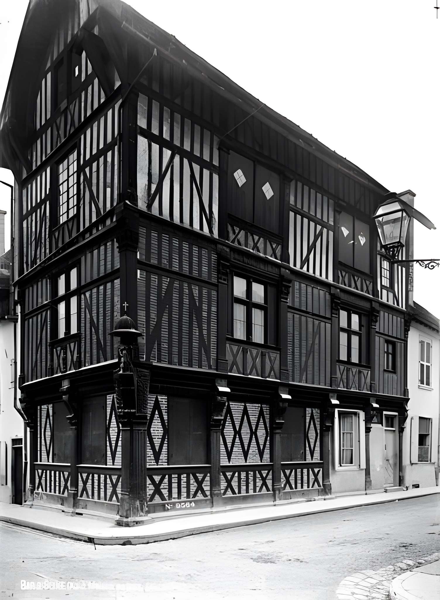 Maison à pans de bois, Rue Victor-Hugo à Bar-sur-Seine
