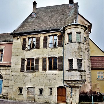 Maison à tourelle à Delle