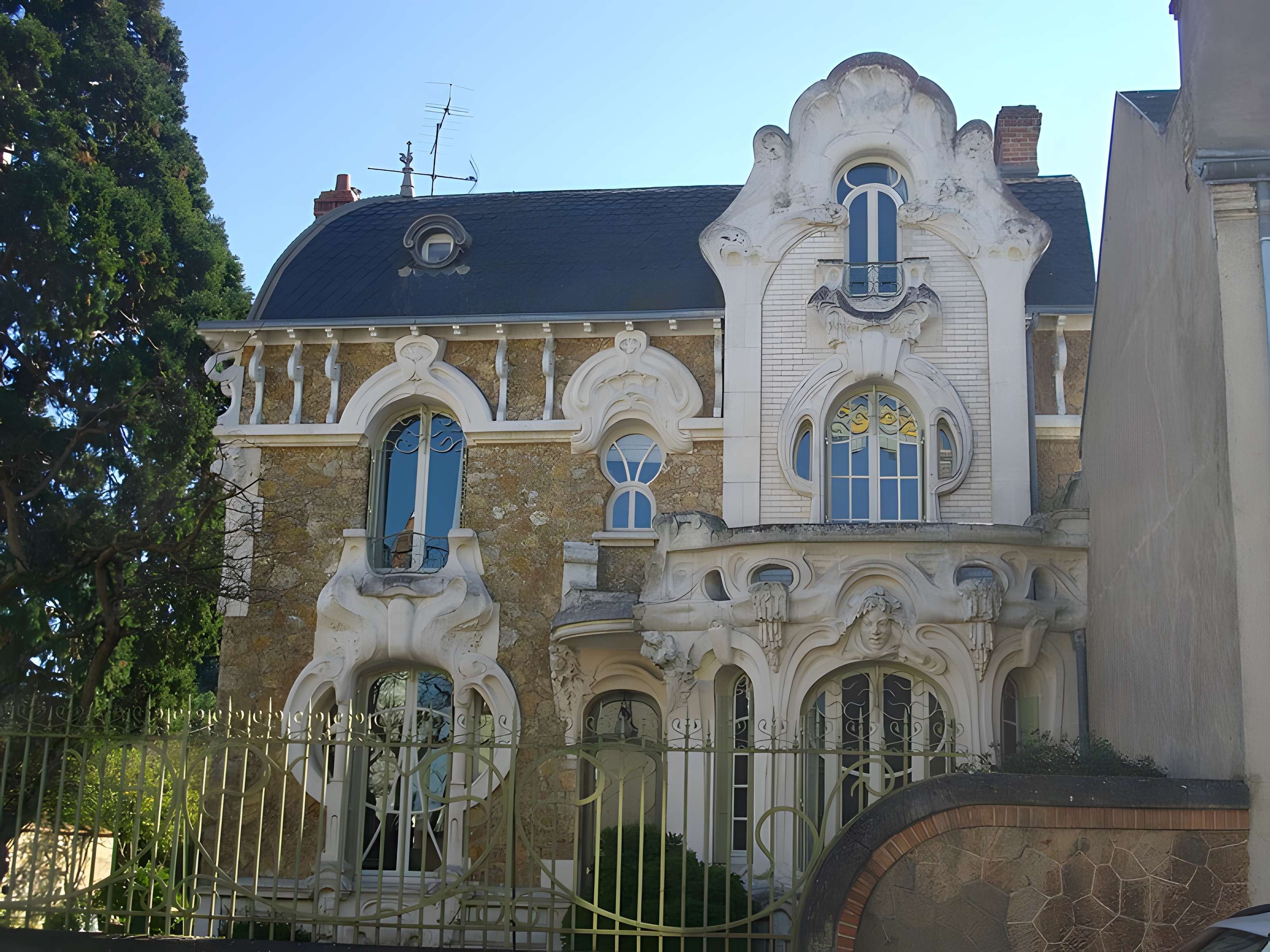 Maison Art Nouveau, 46 Rue Saint-Marc à Orléans