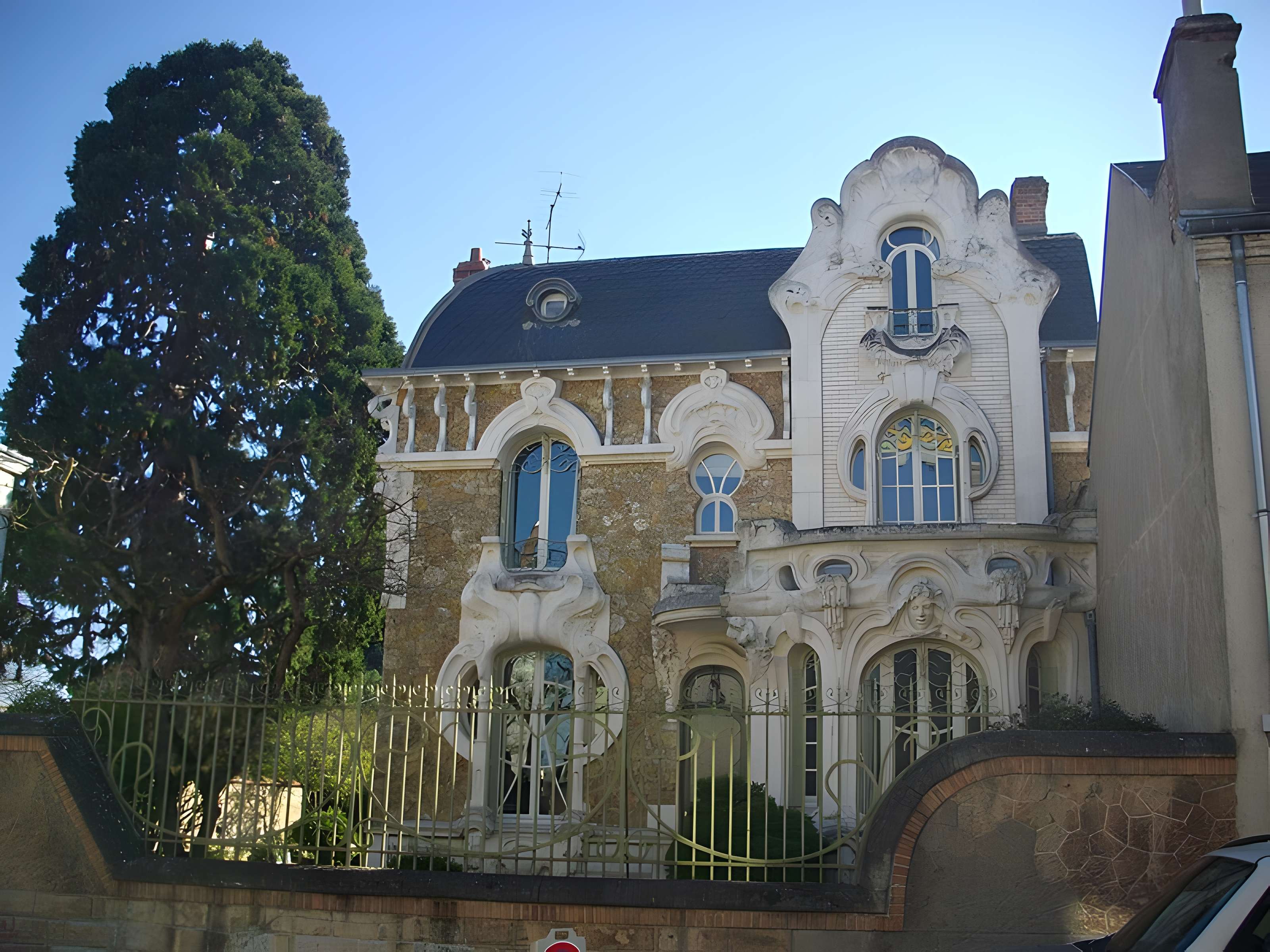 Maison Art Nouveau, 46 Rue Saint-Marc à Orléans