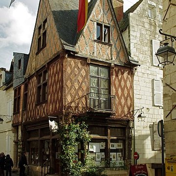 Maison aux Dragons engoulants à Chinon