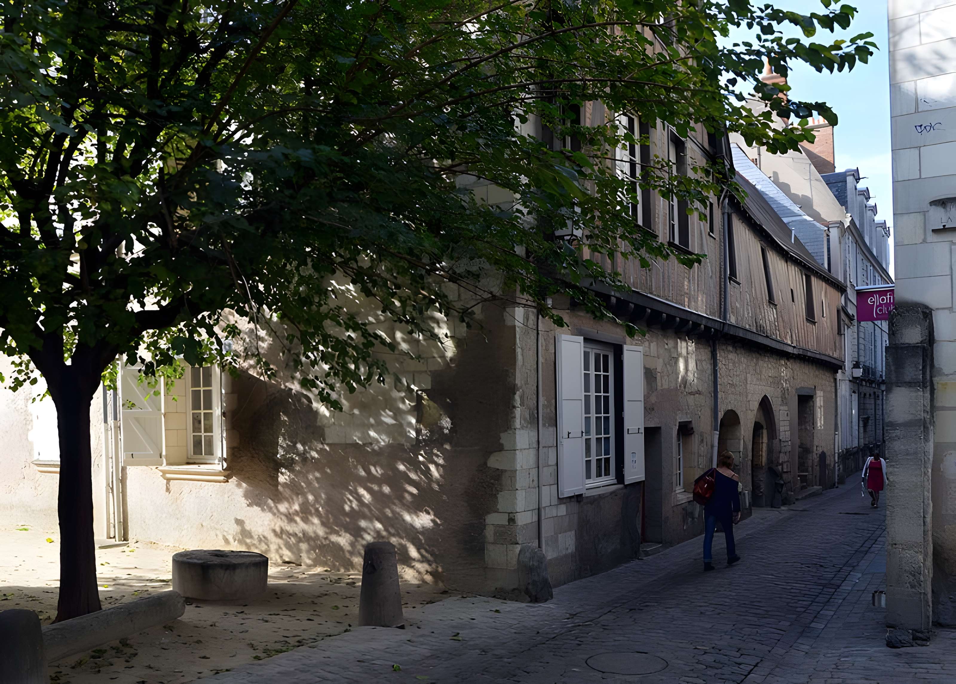 Maison canoniale de Saint-Pierre-le-Puellier à Tours 