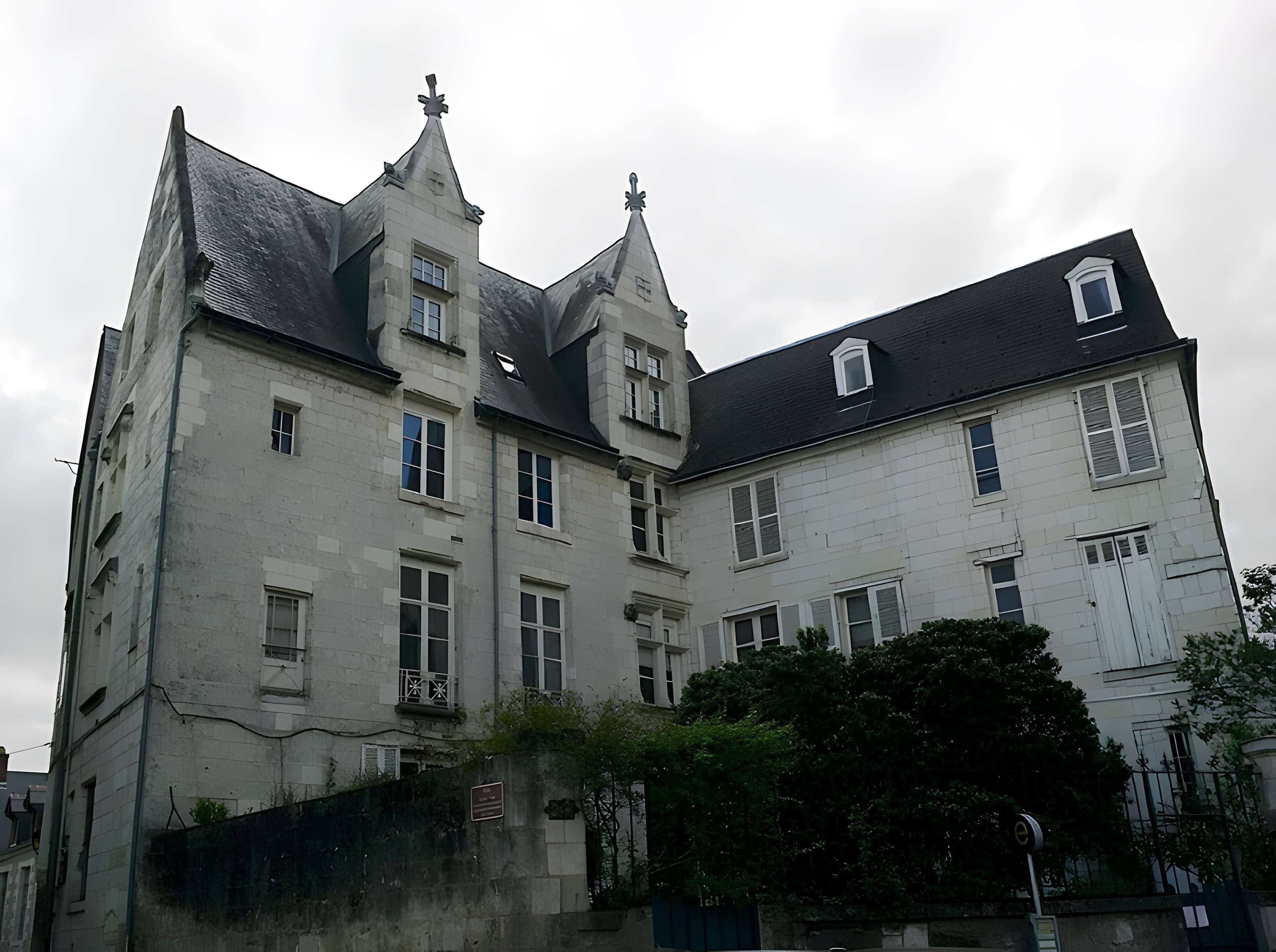 Maison canoniale, 1 Place Grégoire-de-Tours à Tours