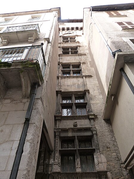 Maison Combettes à Villefranche-de-Rouergue
