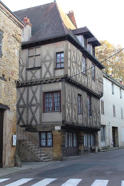 Photo de Maison de bois, Rue de l'Hôtel-de-Ville à Marcigny