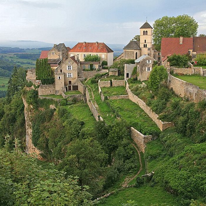 Photo de Maison de chanoinesse bénédictine du belvédère de la Rochette à Château-Chalon
