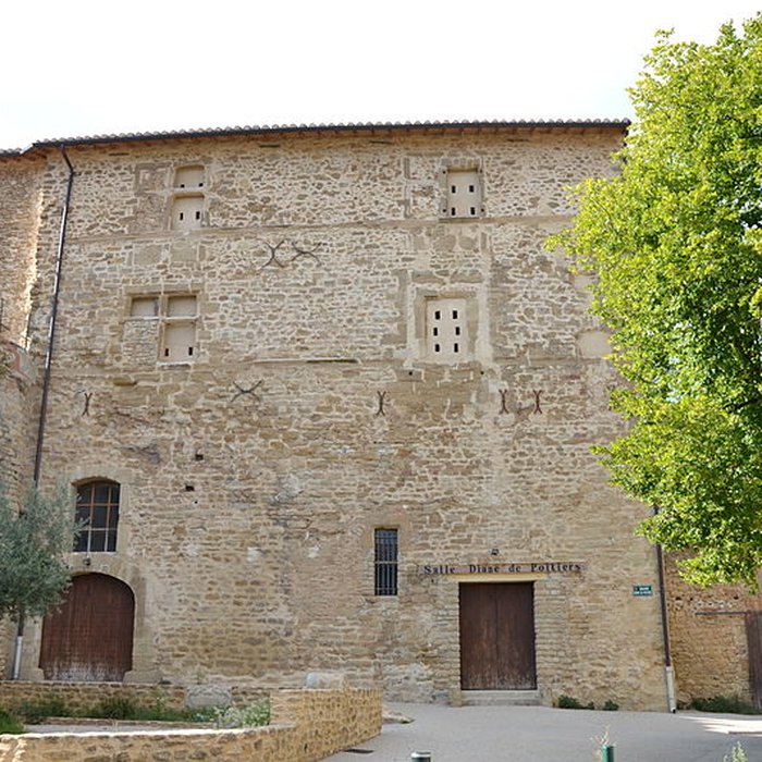 Photo de Maison de Diane de Poitiers à Sérignan-du-Comtat