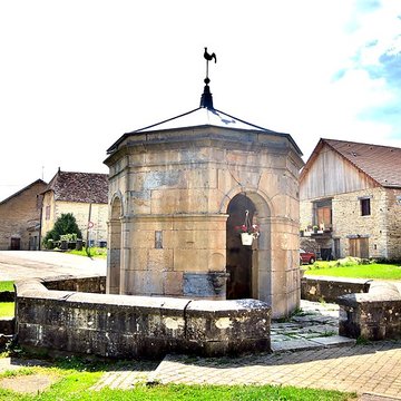 Grande fontaine de Frasne-le-Château