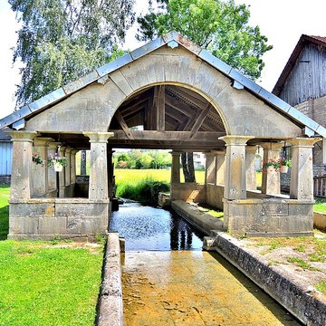 Grande fontaine de Frasne-le-Château