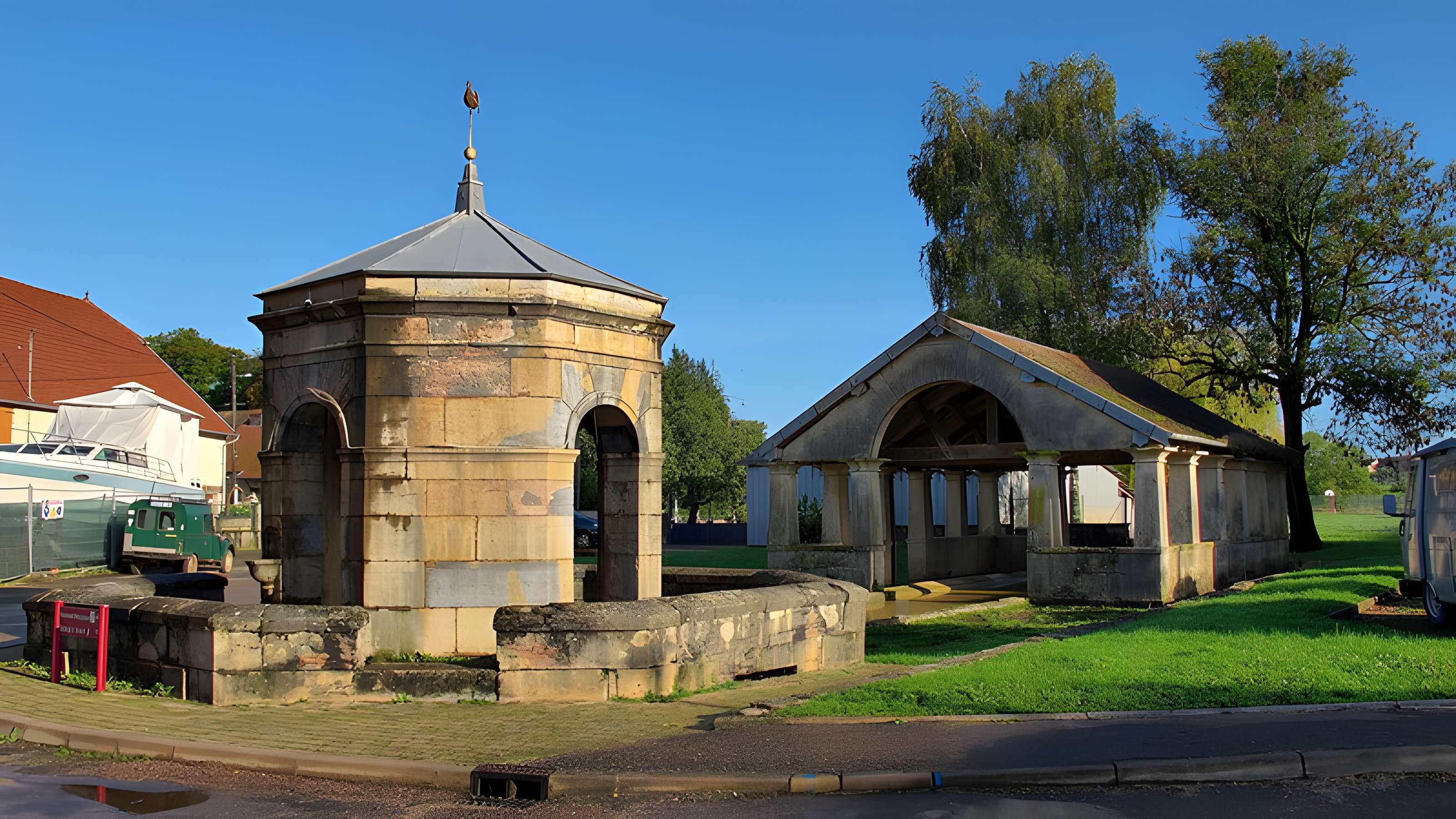 Grande fontaine de Frasne-le-Château