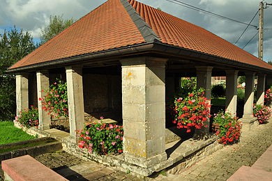 Photo de Grande fontaine-lavoir de Velotte