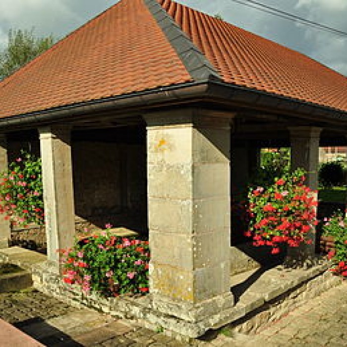 Photo de Grande fontaine-lavoir de Velotte