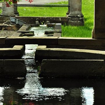 Grande fontaine-lavoir de Velotte