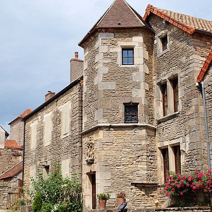 Photo de Maison de Saint-Georges à Châteauneuf-en-Auxois