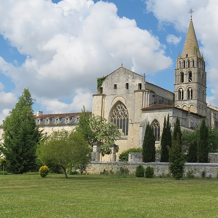 Photo de Abbaye Saint-Étienne de Bassac
