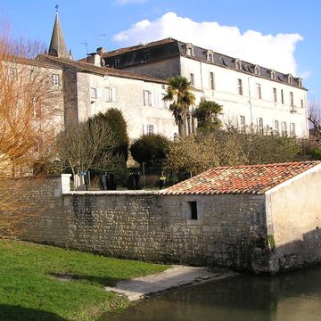 Abbaye Saint-Étienne de Bassac